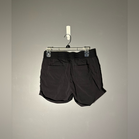 Athleta Trekkie Shorts in Black Women’s Size 6 - Picture 3 of 4